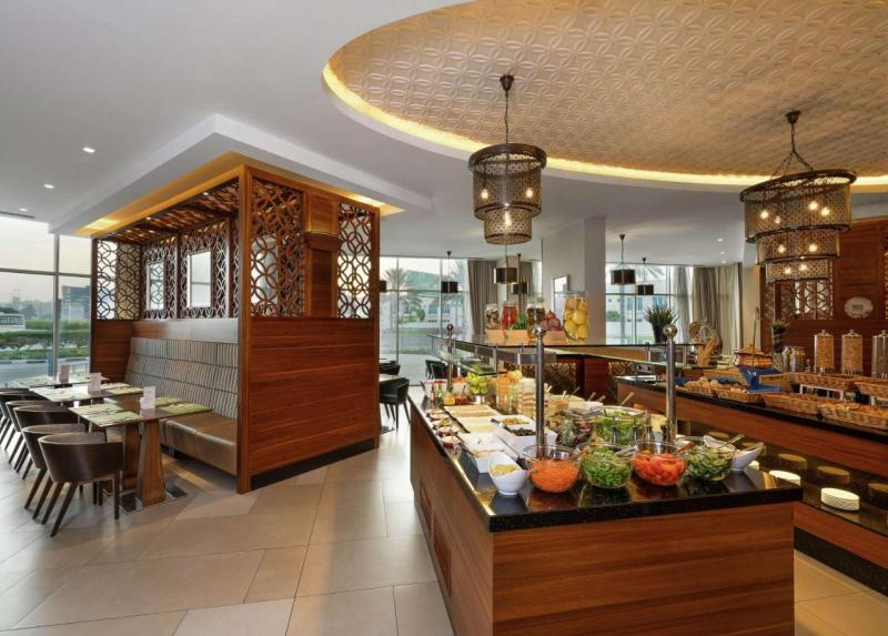 HILTON GARDEN INN DUBAI AL MINA HOTEL