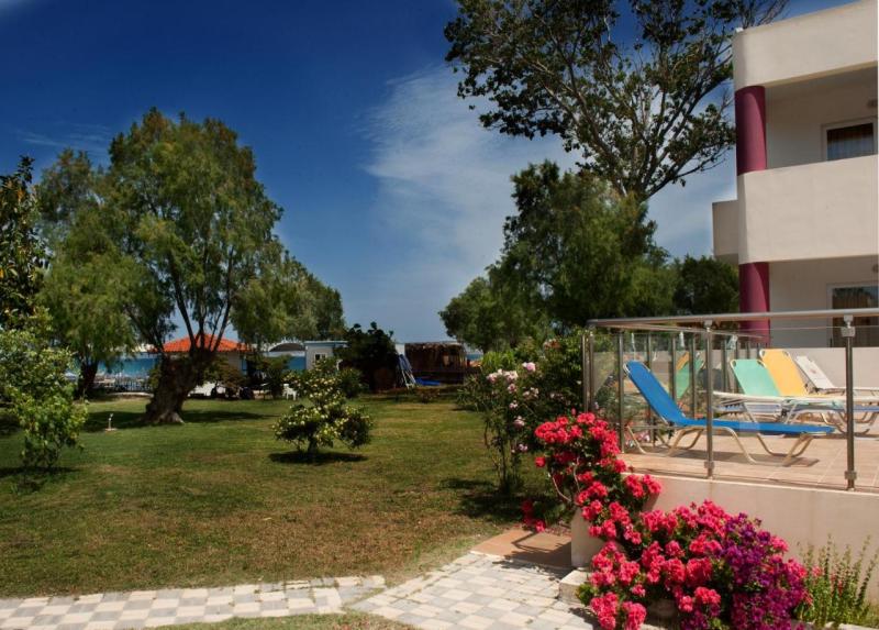 THODOROU VILLAGE HOTEL